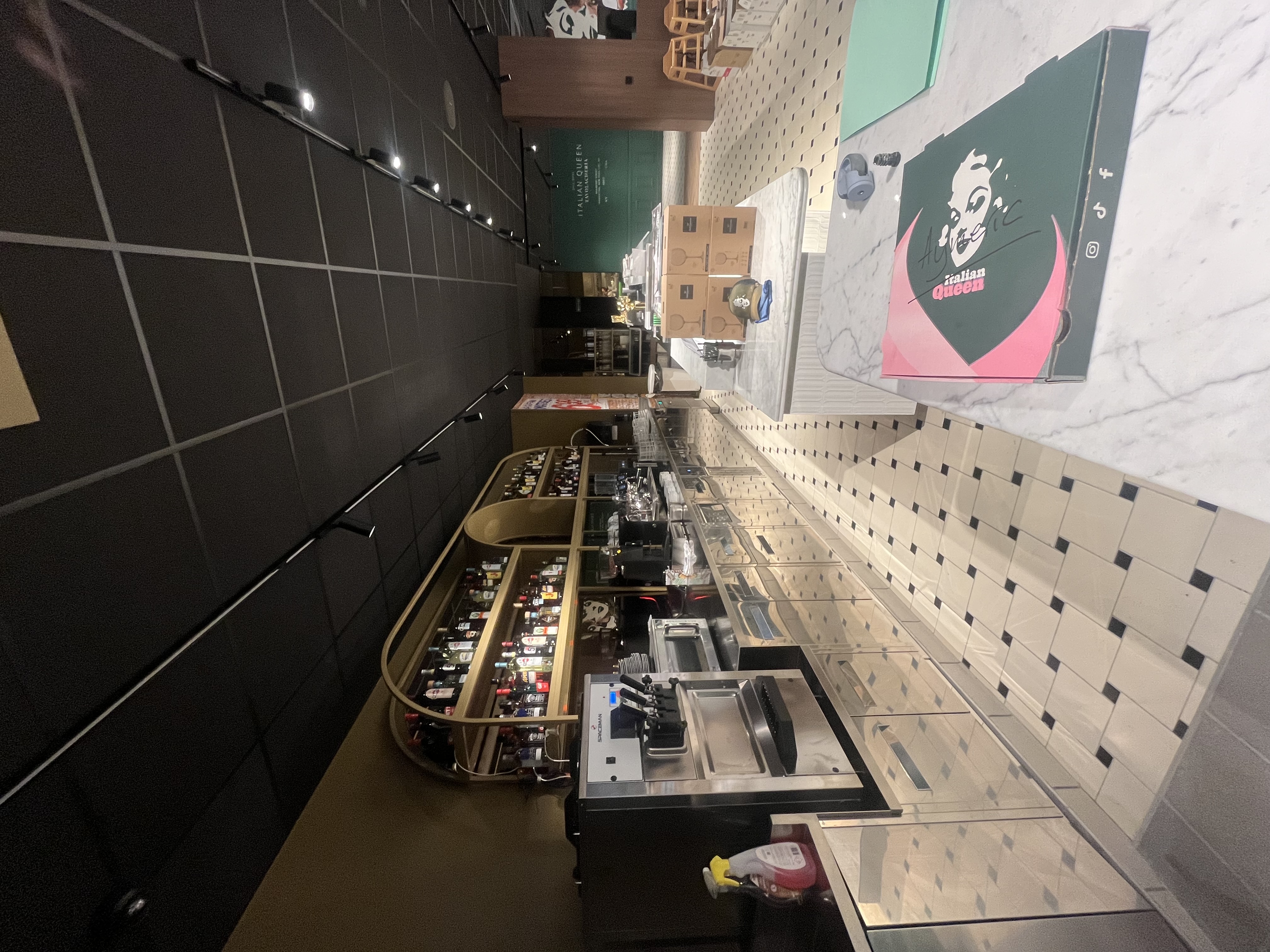 Chantier Voiron : local de stockage transformé en restaurant — photo 1